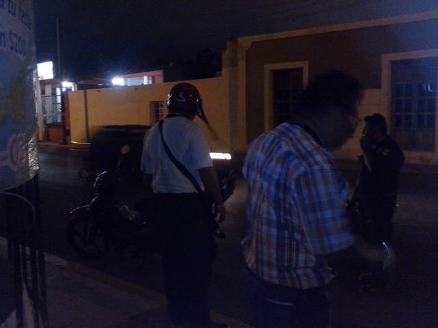 Motociclistas derrapan en progreso