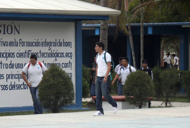 Escuelas de yucalpetén