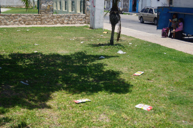 Vecinos se quejan de parque abandonado